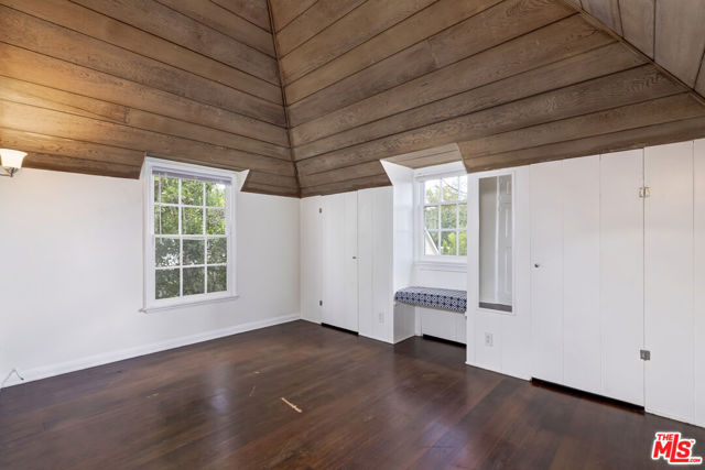 Drew Fenton | 271 Beloit Avenue Los Angeles CA | MLS: 7455926