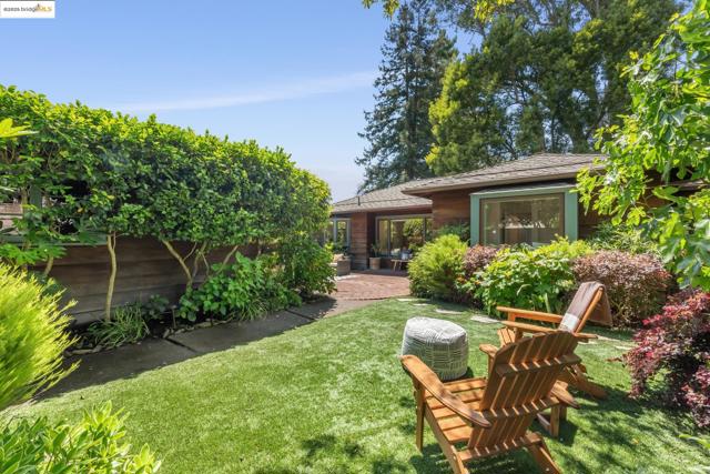 1270 Queens Rd, Berkeley CA: https://media.crmls.org/mediaz/c44c0998-df11-44d8-9652-8e57db99572b.jpg