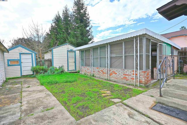 Image 31 of 51 For 181 Lewelling Blvd