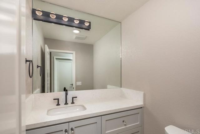 Detail Gallery Image 23 of 31 For 1808 Amalfi Dr, Encinitas,  CA 92024 - 4 Beds | 2/1 Baths