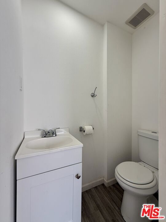 https://media.crmls.org/mediaz/c44d40a6-45fb-4818-ac0d-d97671ced646.jpg?preset=X-Large