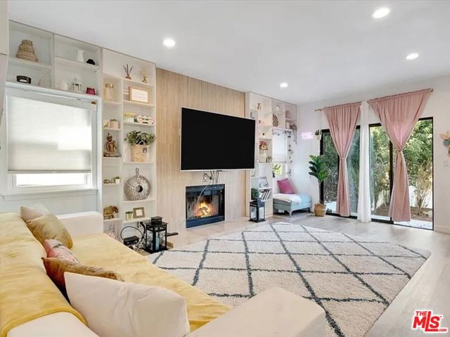 7939 W 80th Street, Playa del Rey CA: https://media.crmls.org/mediaz/c44dd56b-0475-4ca8-bc01-1fbcf663e50c.jpg