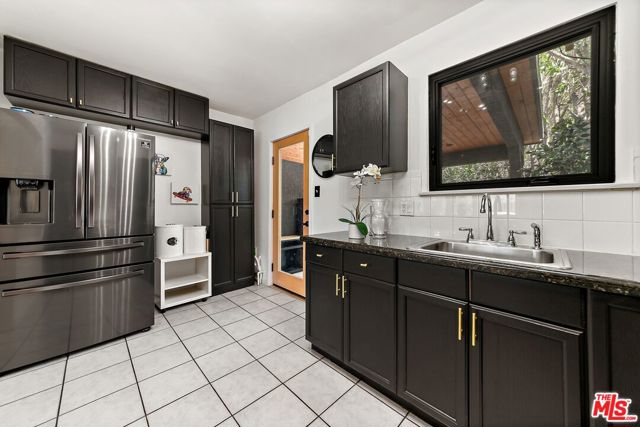 2342 S Garth Avenue, Los Angeles CA: https://media.crmls.org/mediaz/c44dedcd-9fda-4ae1-b644-346b8d193926.jpg