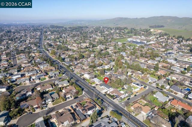 5169 Concord Blvd, Concord CA: https://media.crmls.org/mediaz/c44e0163-5fba-49e1-8084-325e6156be6d.jpg