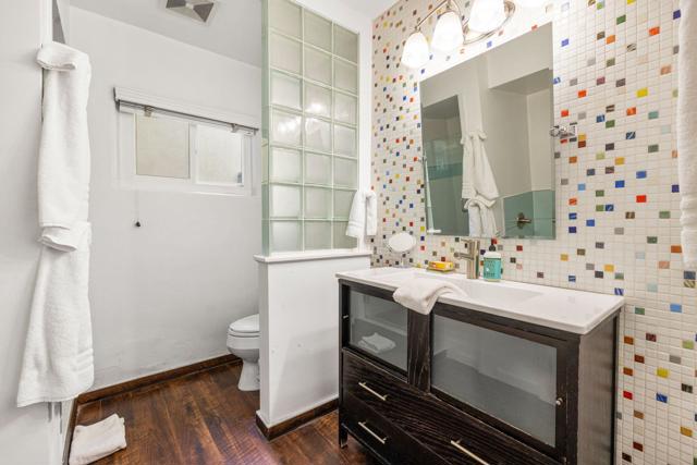 1223 E San Lorenzo Road, Palm Springs CA: https://media.crmls.org/mediaz/c44e6c49-4cf1-4c47-8992-73624036dc26.jpg