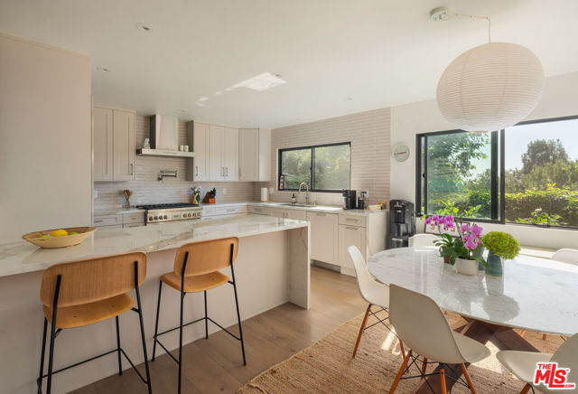 Drew Fenton | 391 N Saltair Avenue Los Angeles CA | MLS: 7435823