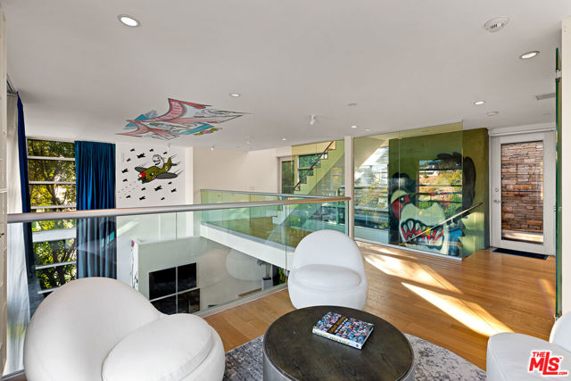 2738 Rinconia Drive, Los Angeles CA: https://media.crmls.org/mediaz/c44ec9e7-7cce-4584-9fed-4f3538eacecc.jpg