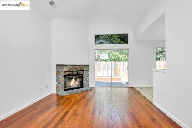 738 Valley Green Dr, Brentwood CA: https://media.crmls.org/mediaz/c44ecf6a-a57e-4dee-a1f4-c434effbd544.jpg