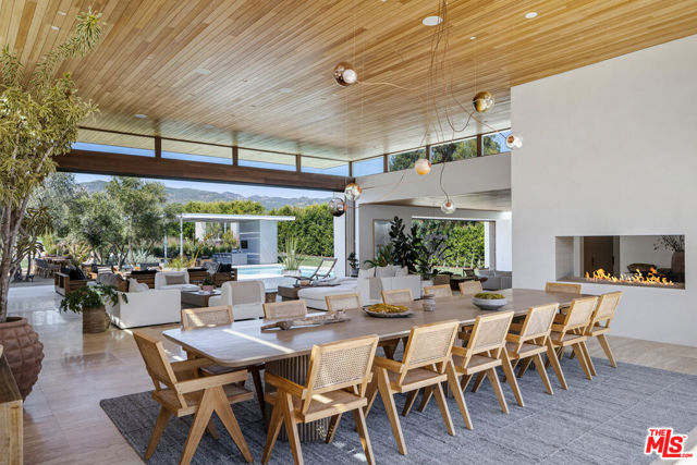 28837 Selfridge Drive, Malibu CA: https://media.crmls.org/mediaz/c450540b-88bf-43fb-a70a-ef58cffb4fe8.jpg