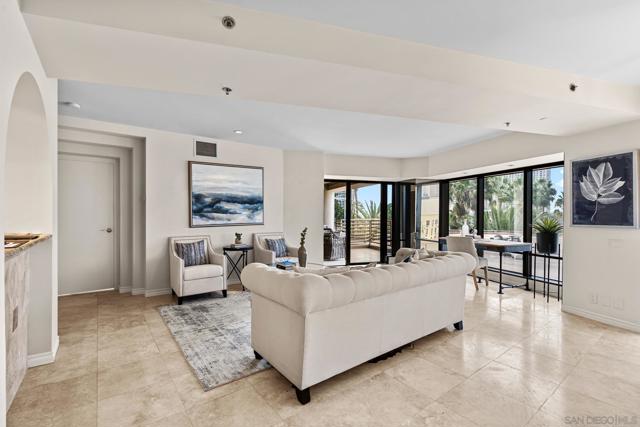 100 Harbor Dr, San Diego CA: https://media.crmls.org/mediaz/c4506df7-617a-43d2-92c5-234b4cf64a1f.jpg