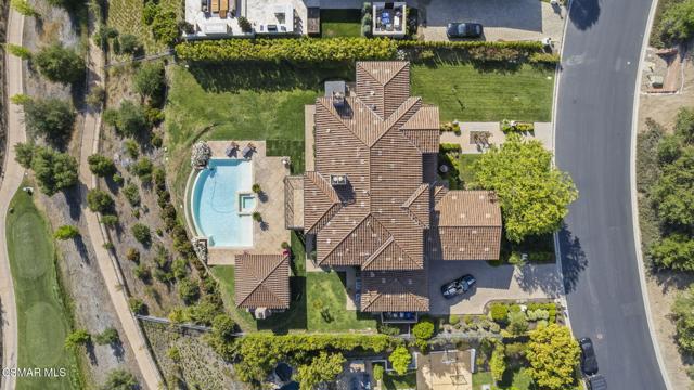 82 Queens Garden Drive, Thousand Oaks CA: https://media.crmls.org/mediaz/c450ba11-1616-47d0-a03a-5897a0c257fc.jpg