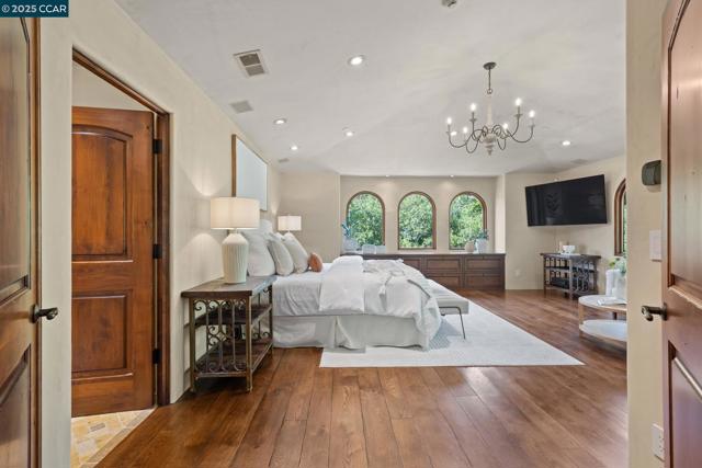 80 Rheem Blvd, Orinda CA: https://media.crmls.org/mediaz/c450d73f-4b08-4413-b0d3-a55637d18dc1.jpg