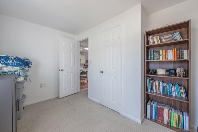 1761 Winterwarm Dr, Fallbrook CA: https://media.crmls.org/mediaz/c451572e-4ef5-451a-9edb-b2aef4915ae4.jpg