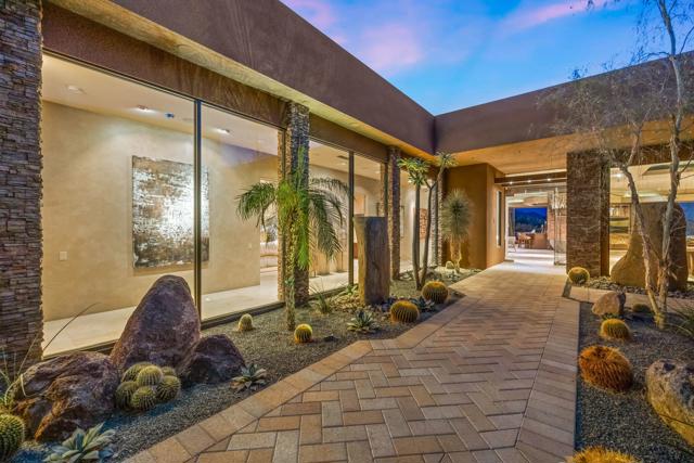 50741 Desert Arroyo Trail, Indian Wells CA: https://media.crmls.org/mediaz/c4516b08-870b-402d-8837-68628b025105.jpg