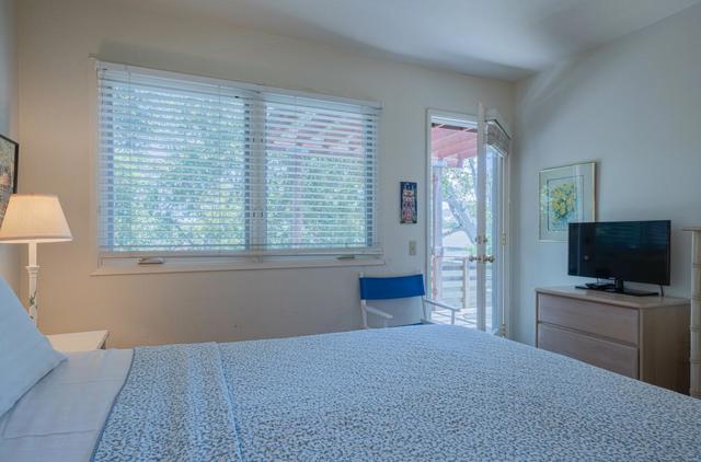 26265 Valley View Avenue, Carmel CA: https://media.crmls.org/mediaz/c451769a-df9b-480b-83b5-c1c4e4638166.jpg