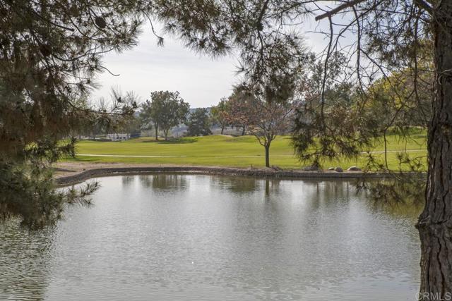 3385 Wild Oak Lane, Escondido CA: https://media.crmls.org/mediaz/c451babe-a331-40ec-ba8a-872955e96440.jpg