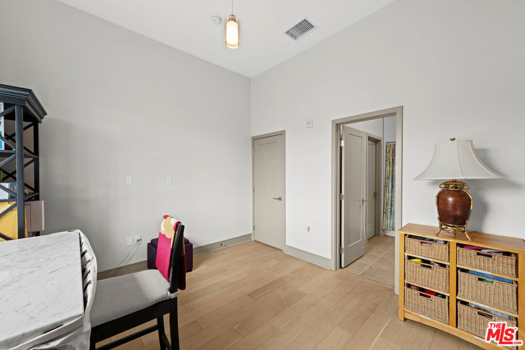 MLS #25497973 image #22