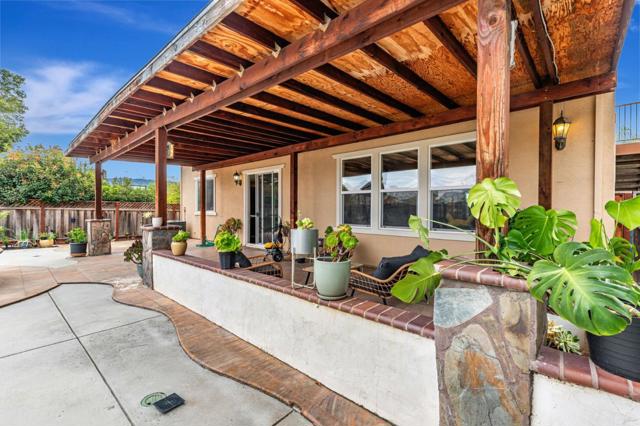 9632 Cherrywood Court, Gilroy CA: https://media.crmls.org/mediaz/c452db08-4b88-4c24-ae62-0d22c0c296f1.jpg