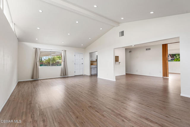 15546 Olden Street, Sylmar CA: https://media.crmls.org/mediaz/c4533236-e445-471e-9b88-2e997f9f2fc6.jpg