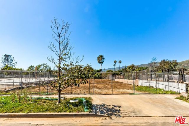 381 North Las Casas Avenue photo 7
