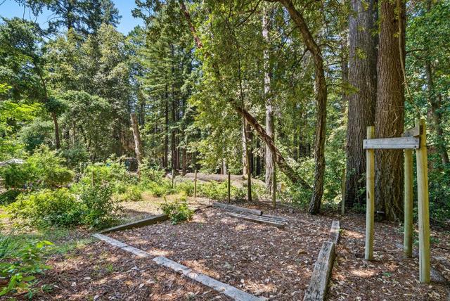 252 Nichols Drive, Santa Cruz CA: https://media.crmls.org/mediaz/c453f55a-5157-4ea7-adb9-bbe81d71ec52.jpg