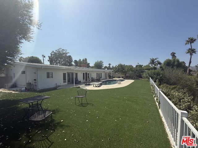 5714 El Canon Avenue, Woodland Hills CA: https://media.crmls.org/mediaz/c45422c0-147f-487b-a636-67d7d43f9b1a.jpg