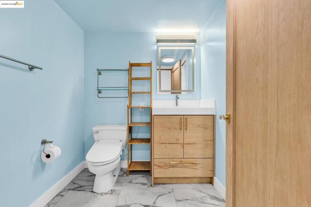 1500 Park Ave, Emeryville CA: https://media.crmls.org/mediaz/c4547723-f1b4-4d5d-b3dc-2913d9888f17.jpg
