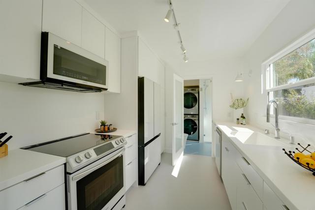 Detail Gallery Image 12 of 39 For 4928 Monroe Ave, San Diego,  CA 92115 - 2 Beds | 2 Baths