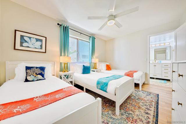 3537 Ocean Front Walk, San Diego CA: https://media.crmls.org/mediaz/c45591c0-a6f8-49fa-aaee-c6734033eb14.jpg