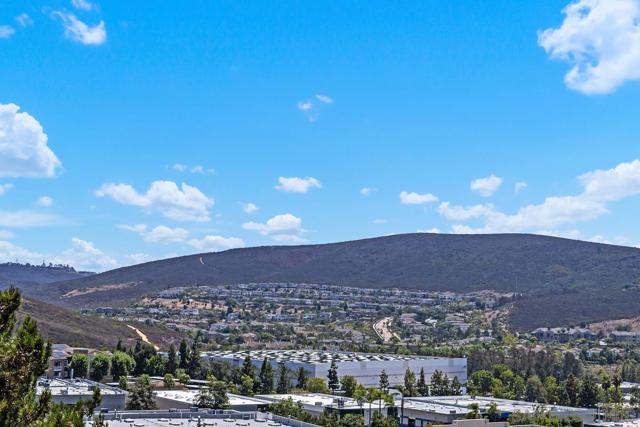 2045 Silverado St, San Marcos CA: https://media.crmls.org/mediaz/c455ae6c-37a6-4e47-a86c-a34e74359313.jpg