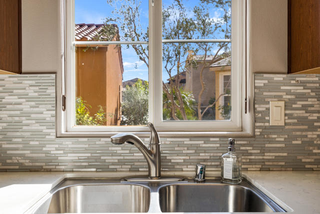80025 Silver Sage Lane, La Quinta CA: https://media.crmls.org/mediaz/c455f3b9-e675-4fae-81ce-bf086b50b218.jpg