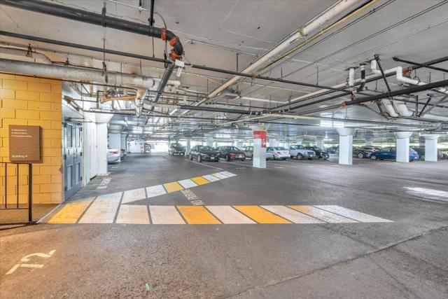8 admiral, Emeryville CA: https://media.crmls.org/mediaz/c457734f-c349-4ece-9098-1854df714277.jpg