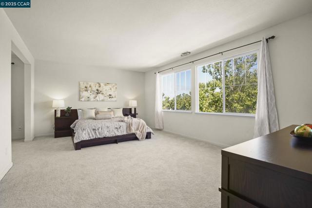1162 Waverly Cir, Hercules CA: https://media.crmls.org/mediaz/c4580971-17af-4fd5-a3d0-e3ed42b28ae2.jpg