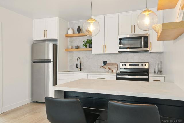 4817 Lyon St, San Diego CA: https://media.crmls.org/mediaz/c458af8f-b837-4d31-a1c7-aec0bae8c2b5.jpg