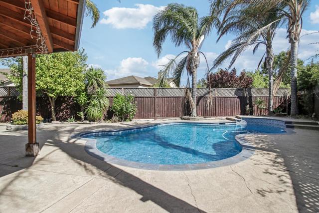 9740 Linnet Court, Gilroy CA: https://media.crmls.org/mediaz/c45966d7-1333-4e04-82c9-874c0a1e2a3c.jpg