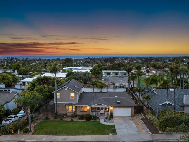 2725 Morning Glory Ln, Carlsbad CA: https://media.crmls.org/mediaz/c45967ef-af9f-4083-8cc3-50c465b95ccf.jpg