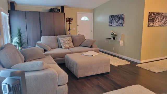 21434 Tumbleweed Way, Saugus CA: https://media.crmls.org/mediaz/c4597c9c-6464-434d-b23e-5d8fcab5fada.jpg
