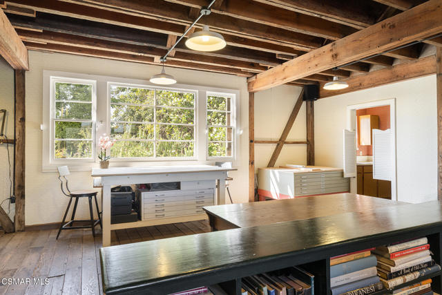 13721 Telegraph Road, Santa Paula CA: https://media.crmls.org/mediaz/c45a785b-eae7-4c33-acbf-0a3500d222b9.jpg