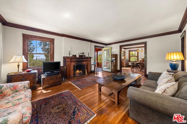 1060 Tremonto Road, Santa Barbara CA: https://media.crmls.org/mediaz/c45abd06-7075-4b75-8825-0596e212aea9.jpg