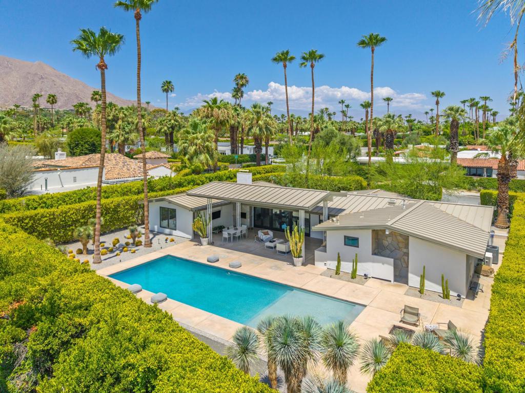https://media.crmls.org/mediaz/c45afcb1-9f7e-4500-bfc8-50f61732551c.jpg?preset=X-Large