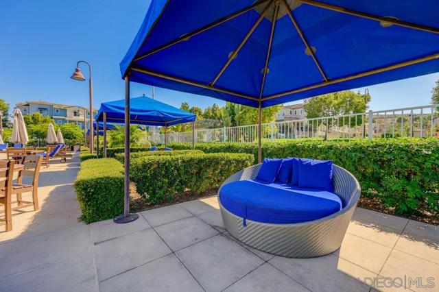 4314 Star Path Way, Oceanside CA: https://media.crmls.org/mediaz/c45b0244-55ed-4711-aecc-2c1cb7639169.jpg