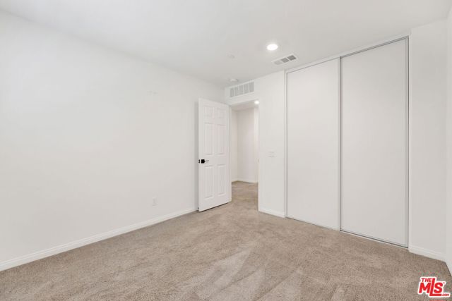 17028 Zion, Santa Clarita CA: https://media.crmls.org/mediaz/c45b12c0-9add-4197-a8ac-fb9d22ff0d08.jpg