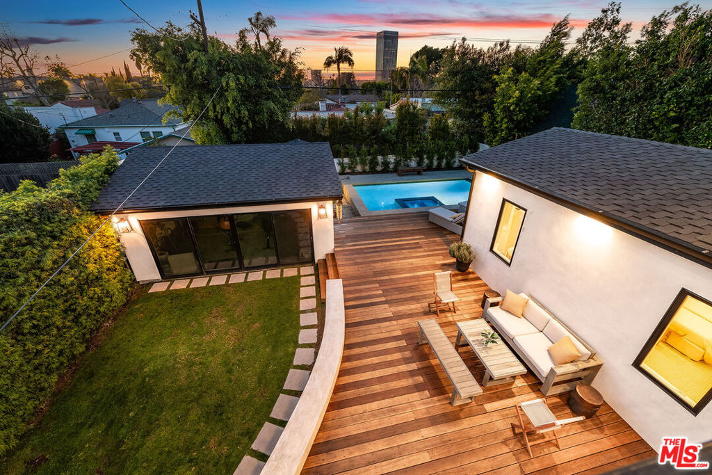 https://media.crmls.org/mediaz/c45b5306-7a6a-4c15-afed-51d64efced22.jpg?preset=X-Large