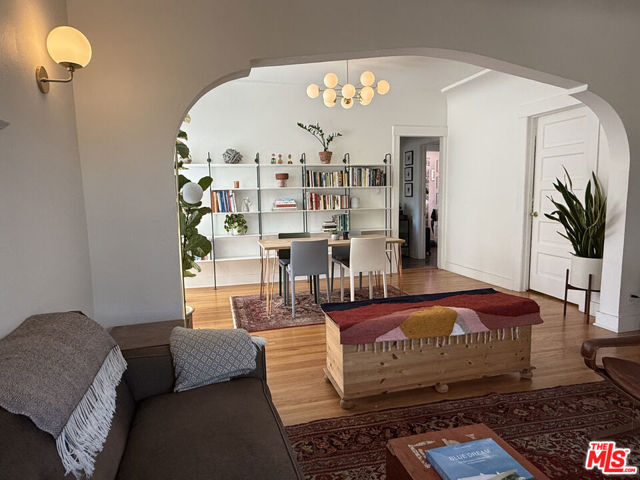 437 S Avenue 20, Los Angeles CA: https://media.crmls.org/mediaz/c45bee56-7bc4-4d64-9d8d-62887acd0cbe.jpg