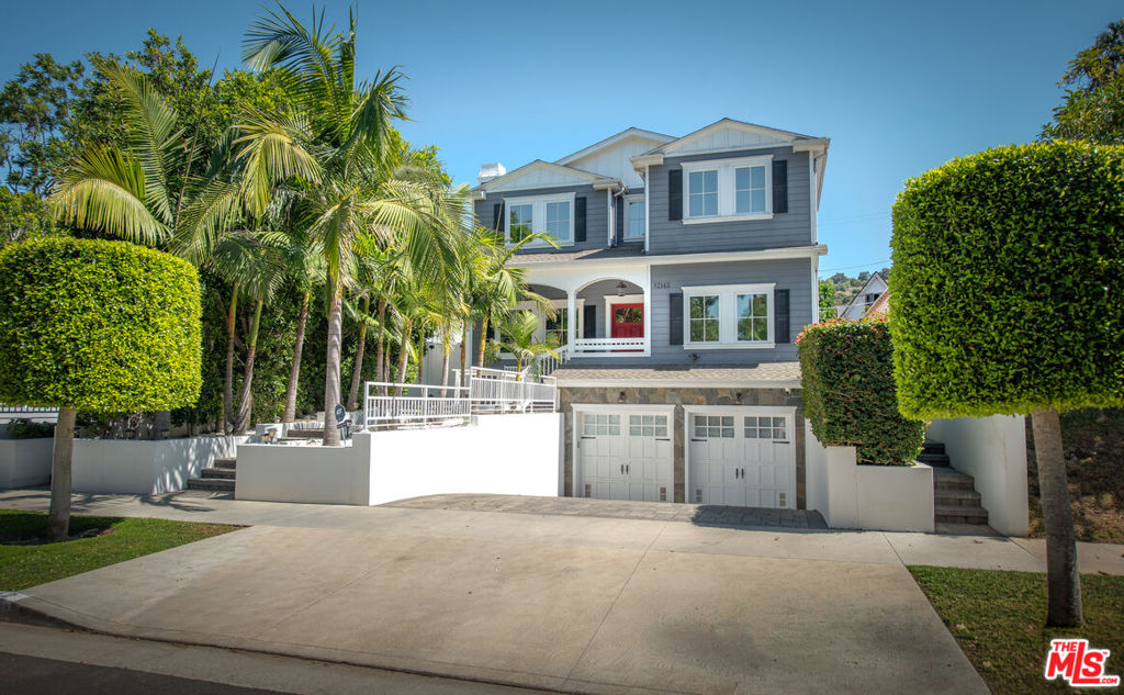 12142 Hollyglen Place — Traditional