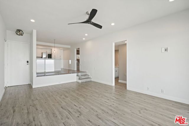 18103 Coastline Drive, Malibu CA: https://media.crmls.org/mediaz/c45c680b-9d93-4425-aba9-54a3fba4031f.jpg