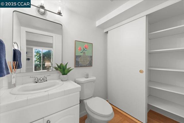 1256 Skycrest Dr, Walnut Creek CA: https://media.crmls.org/mediaz/c45d49f2-f58f-43c9-9cdf-20431eaf85e7.jpg