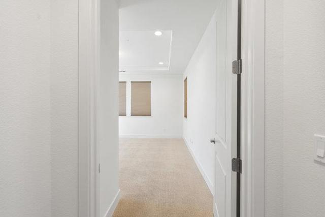 2008 White Oak Drive, Hollister CA: https://media.crmls.org/mediaz/c45d737c-62fb-4a0f-837b-61a567ac3201.jpg