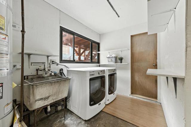 1527 Terra Nova Boulevard, Pacifica CA: https://media.crmls.org/mediaz/c45e5e60-04ab-434d-886b-a068f25f2545.jpg