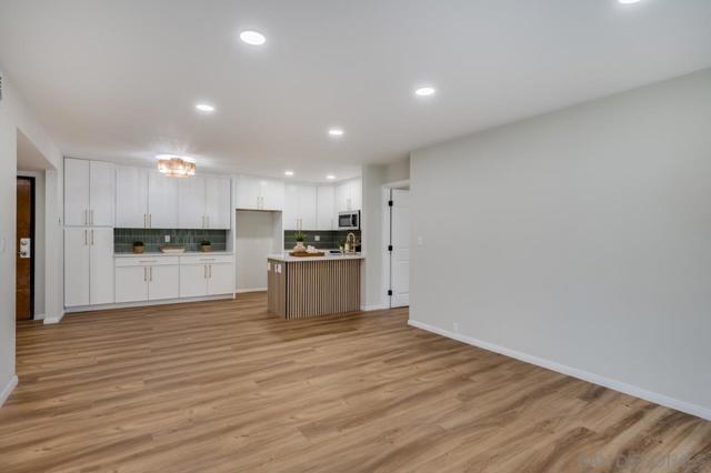 12575 Oaks North Dr., San Diego CA: https://media.crmls.org/mediaz/c45e7084-c9f0-4d70-a84d-8e8052cc0cb1.jpg